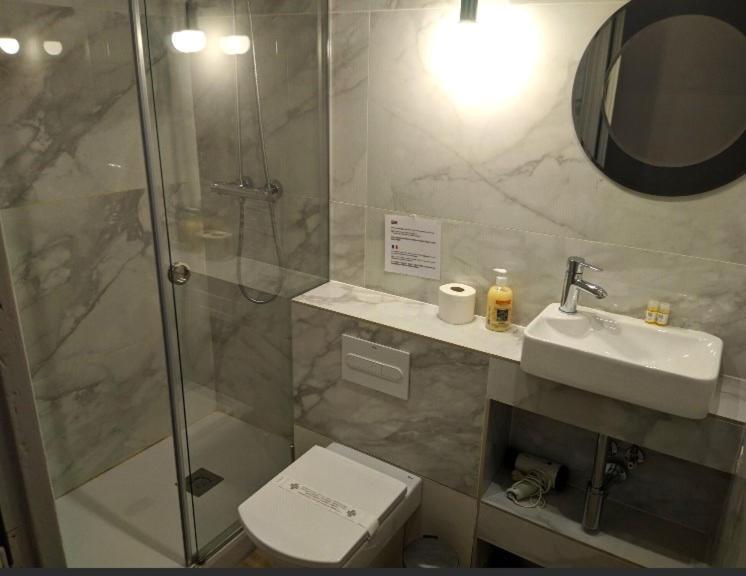 Aparteasy - Family Sant Antoni Apt. バルセロナ エクステリア 写真