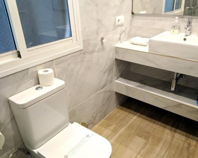 Aparteasy - Family Sant Antoni Apt. バルセロナ エクステリア 写真